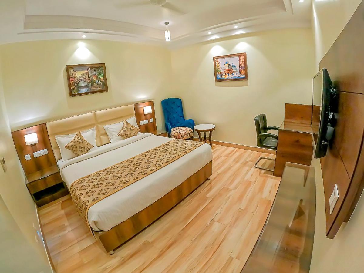 Hotel Hira Inn-10Mins From Railway Station & Bus Station Prayagraj Exterior foto